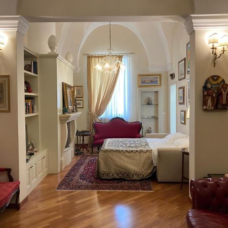 B&B Ai Due Santi Lecce Exteriör bild