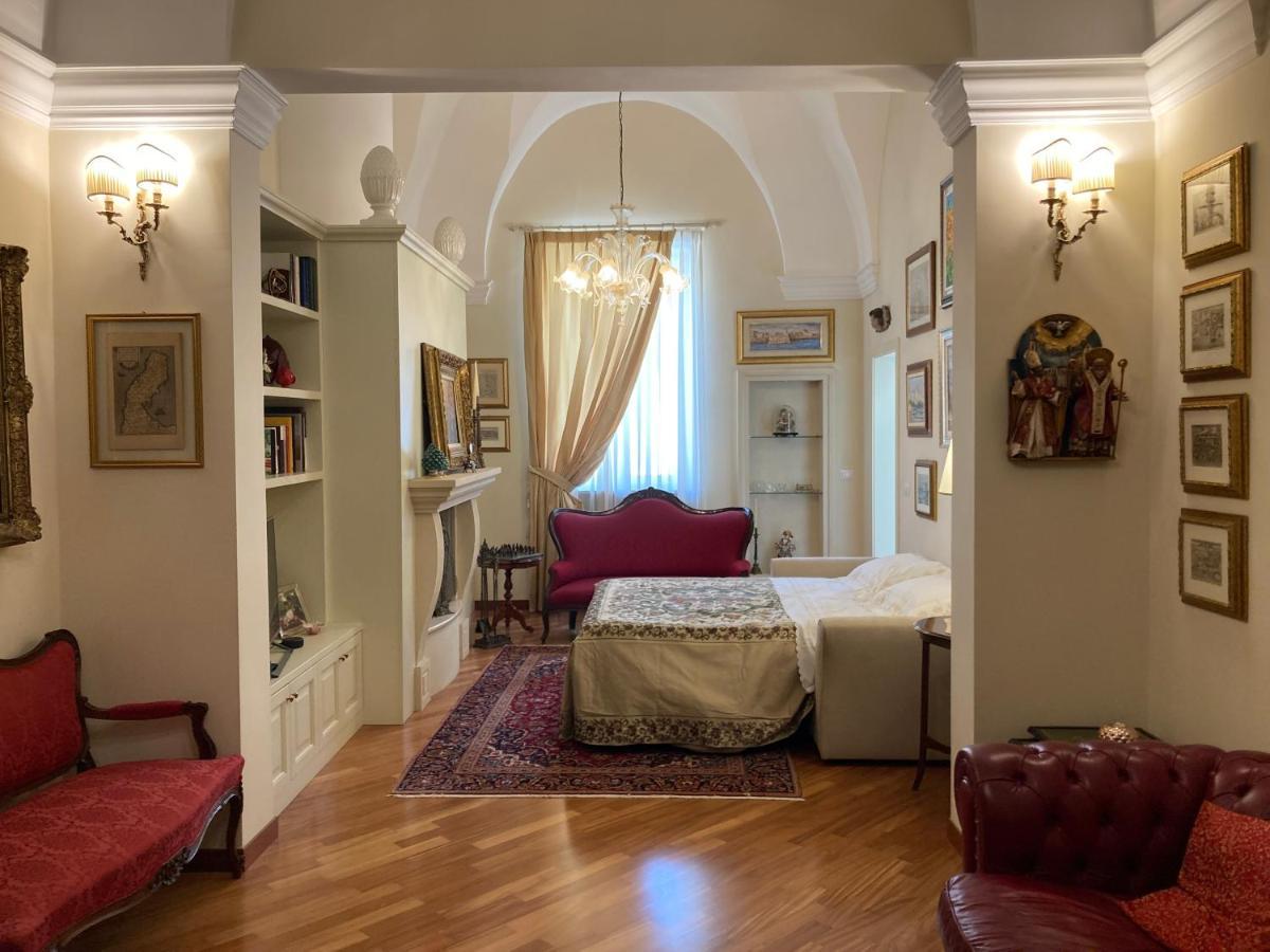 B&B Ai Due Santi Lecce Exteriör bild
